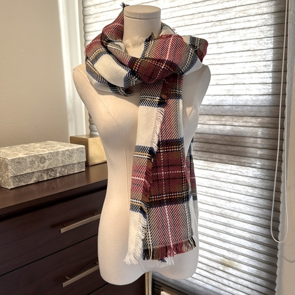 Woman's Merona Red Plaid Scarf/Wrap with fringe detail. - Picture 2 of 6